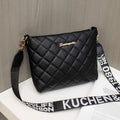 Liten quiltet crossbody-veske med bred reim