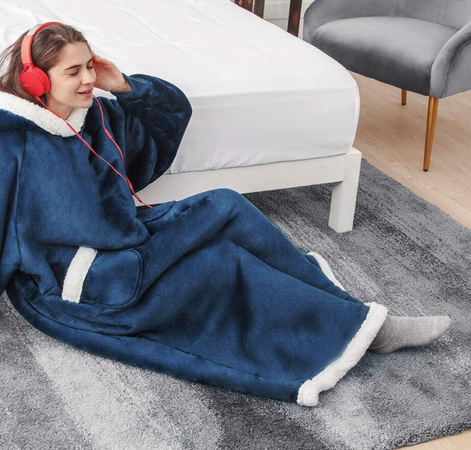 Oversized hoodiepledd med sherpafôret hette