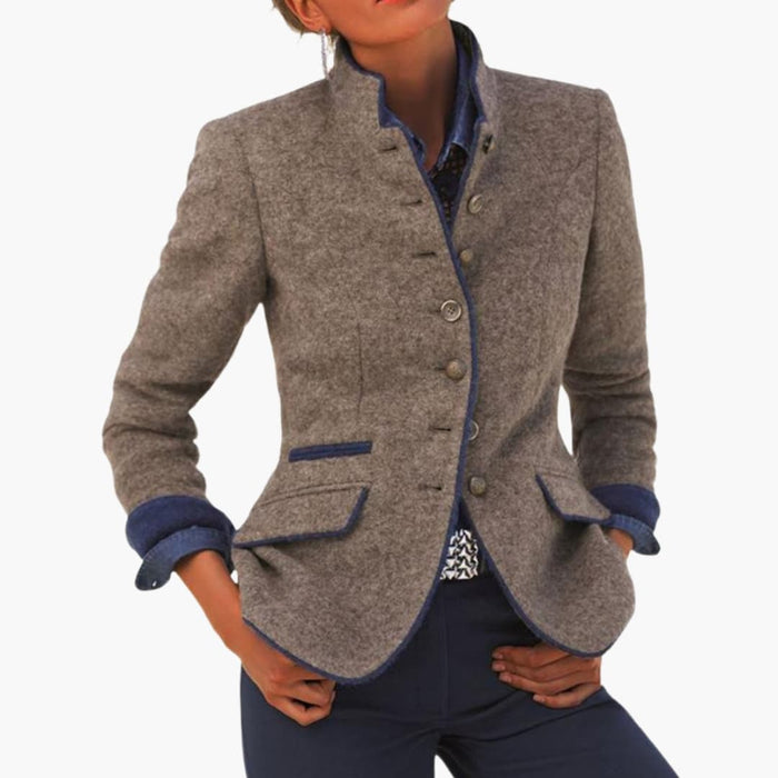 Dame Blazer med Slåkrage og Knapplukking
