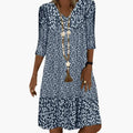 Kjole for kvinner med rene linjer og glatt overflate