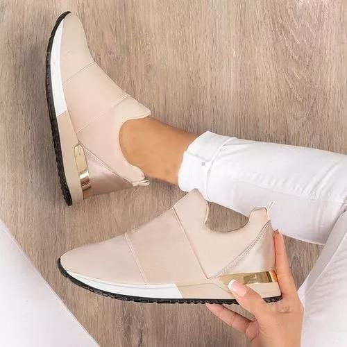 Dame Slip-On Sneakers med Gulldetalj og Hvit Såle