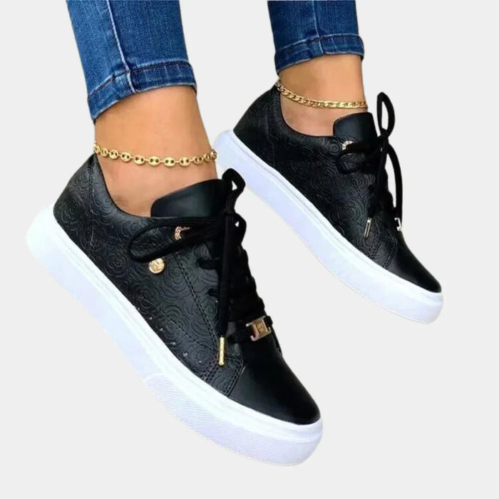 Dame Sneakers med Relieffmønster og Hvit Platåsåle
